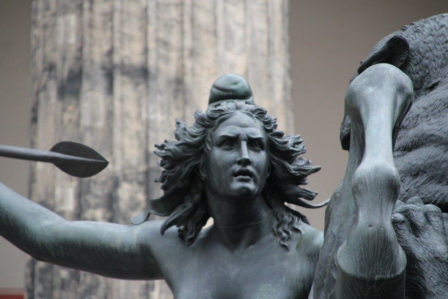 Leseprojekt Umbruch | Amazone zu Pferde (August Kiß) | Foto: nw2018